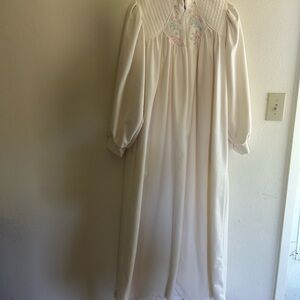 Elegant Cream embroidery robe